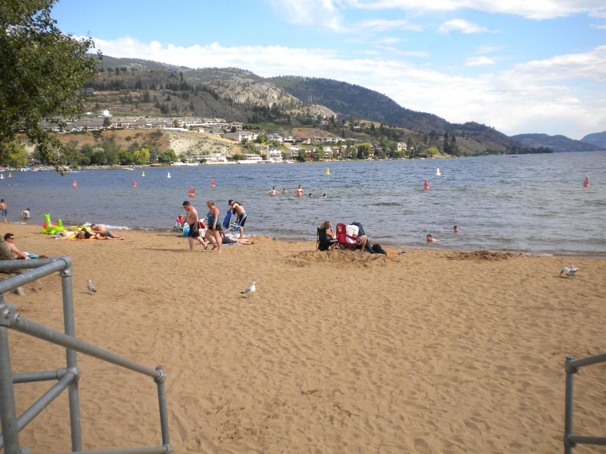 Holiday House Motel Penticton Dış mekan fotoğraf