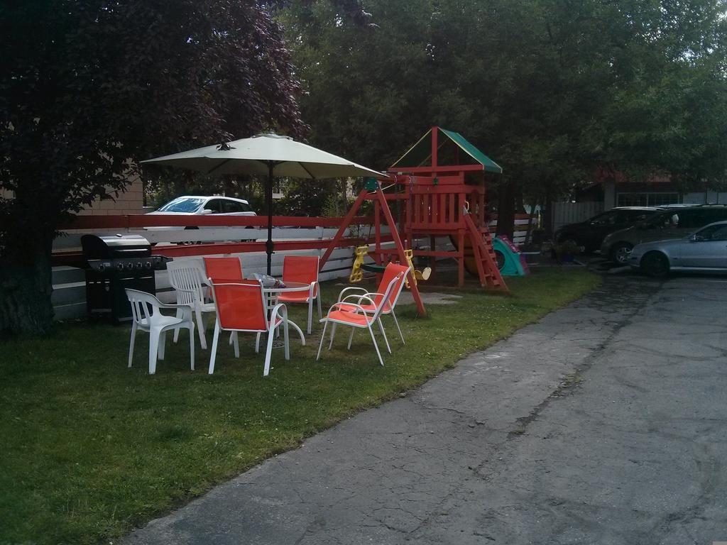 Holiday House Motel Penticton Dış mekan fotoğraf