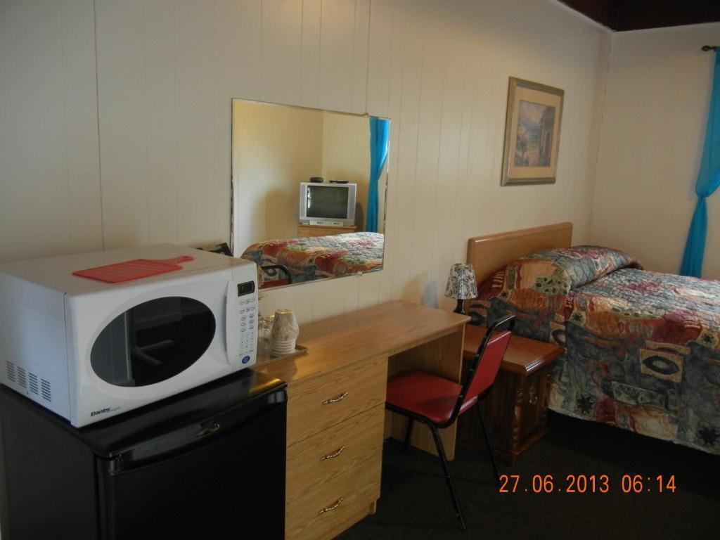 Holiday House Motel Penticton Oda fotoğraf