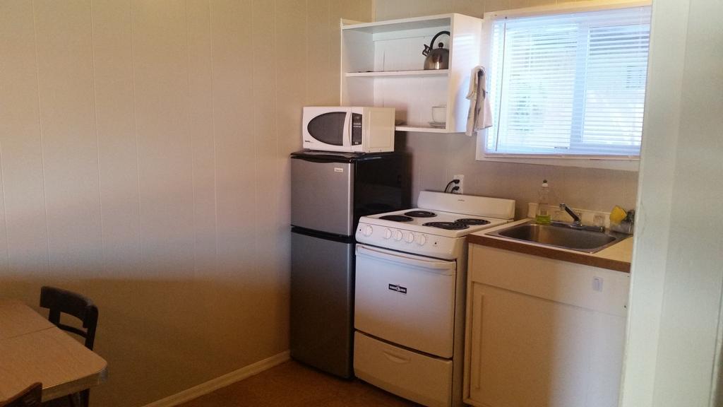 Holiday House Motel Penticton Dış mekan fotoğraf