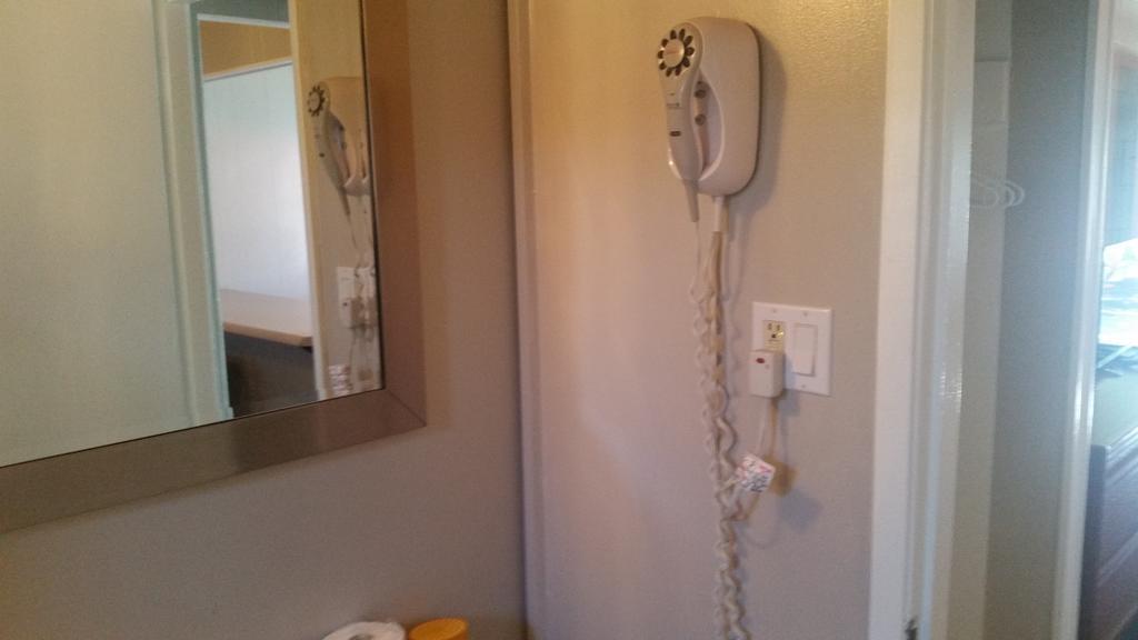 Holiday House Motel Penticton Dış mekan fotoğraf