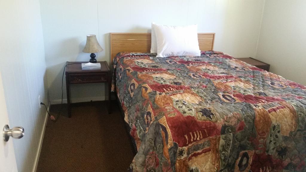 Holiday House Motel Penticton Dış mekan fotoğraf