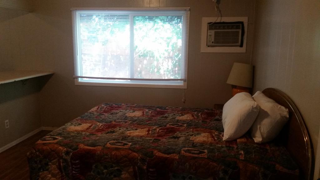 Holiday House Motel Penticton Dış mekan fotoğraf