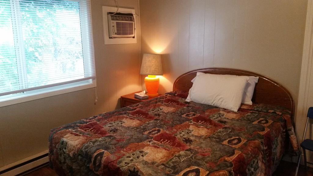 Holiday House Motel Penticton Dış mekan fotoğraf