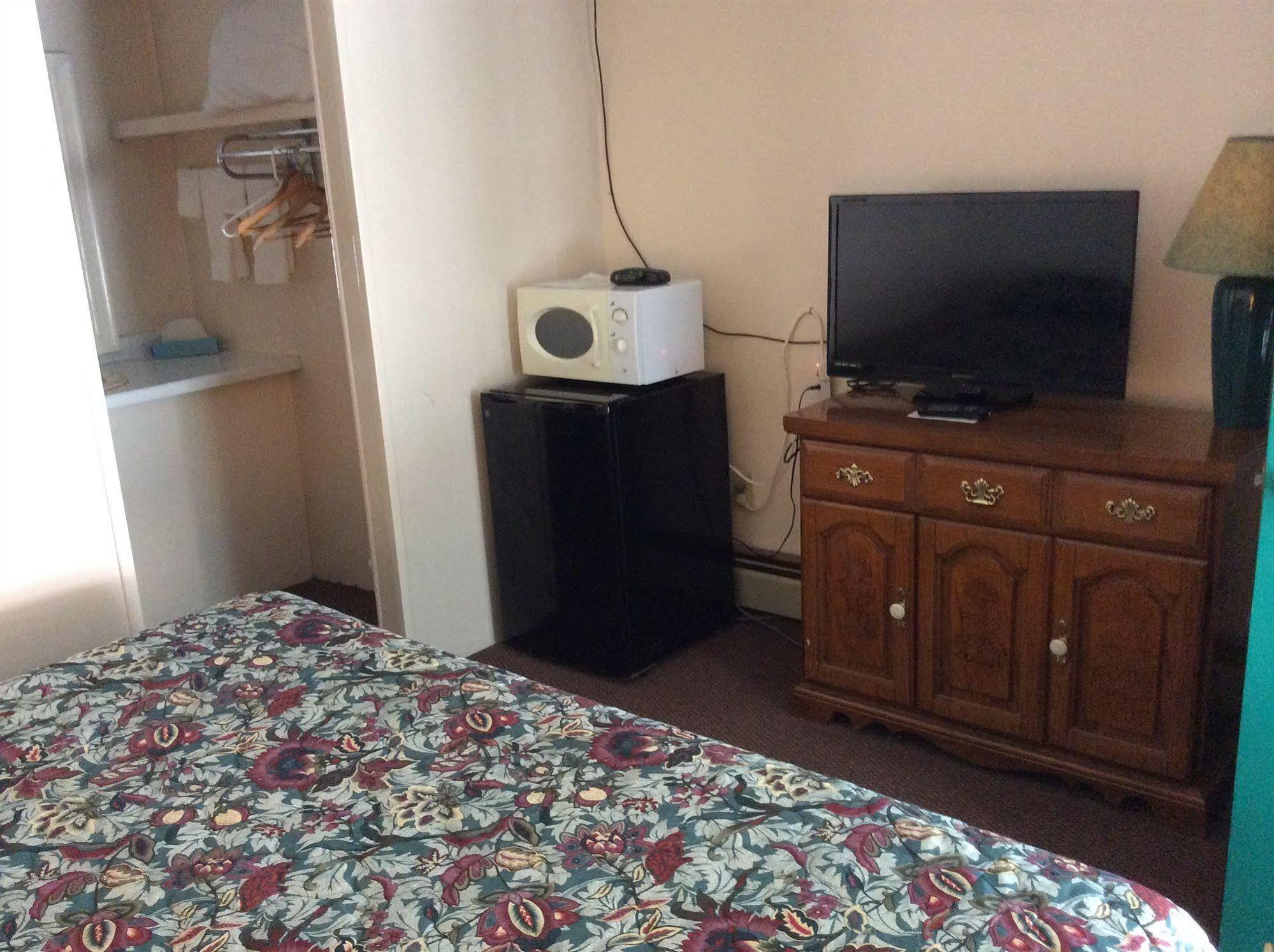 Holiday House Motel Penticton Dış mekan fotoğraf