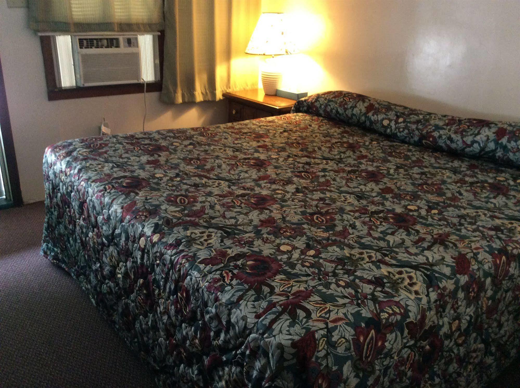Holiday House Motel Penticton Dış mekan fotoğraf