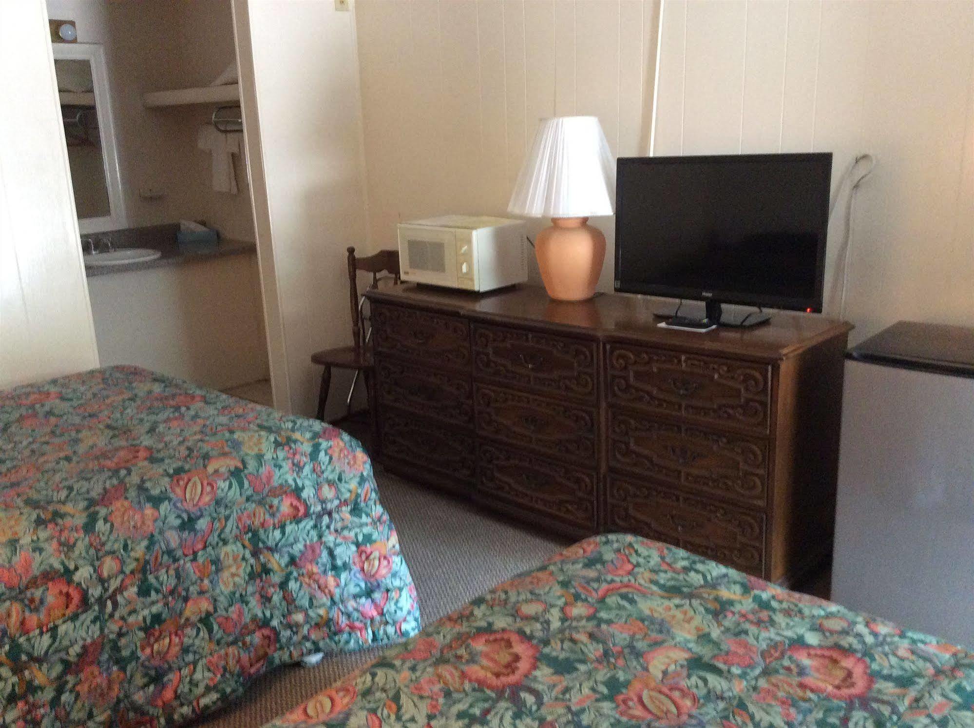 Holiday House Motel Penticton Dış mekan fotoğraf