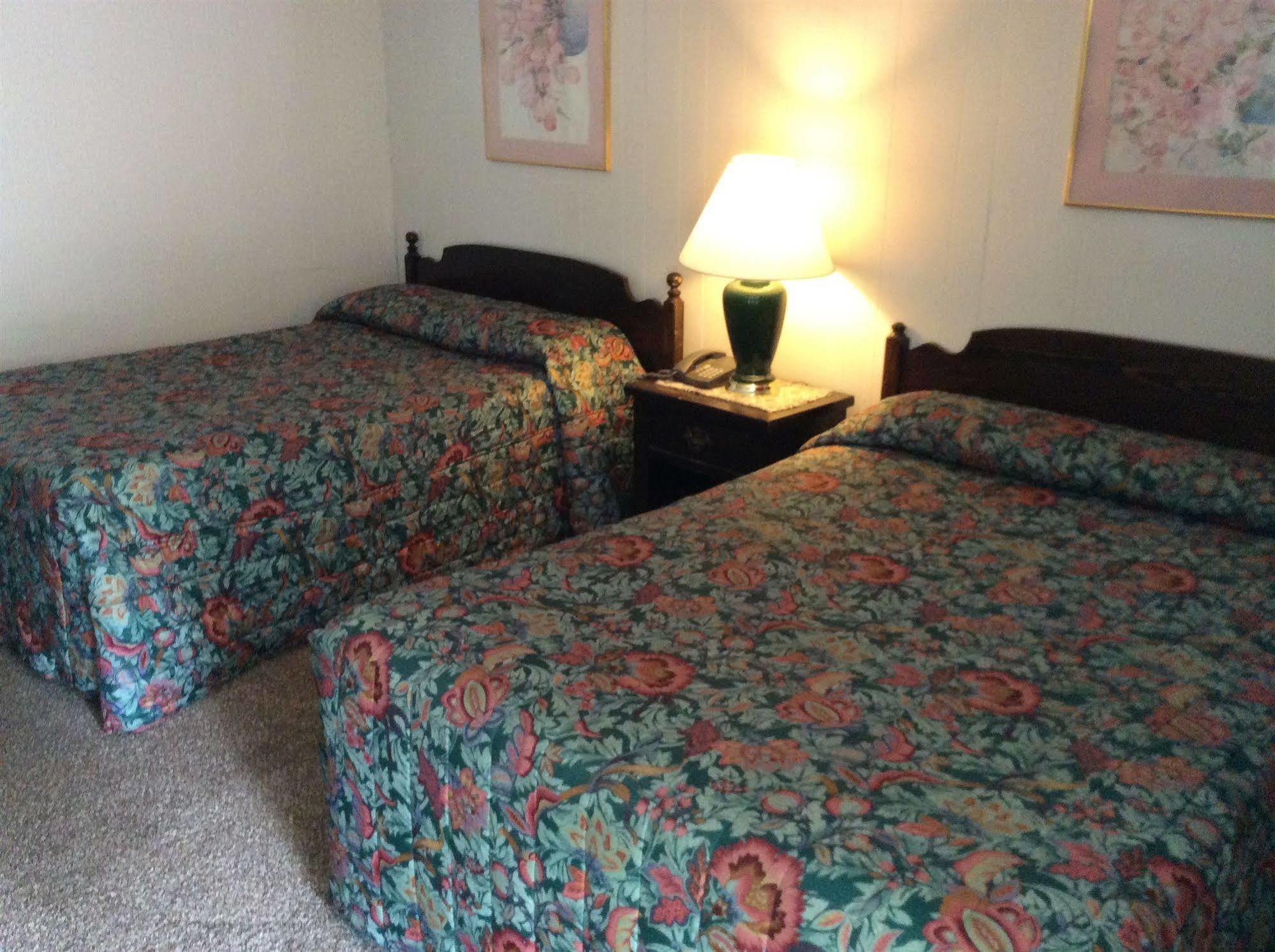 Holiday House Motel Penticton Dış mekan fotoğraf