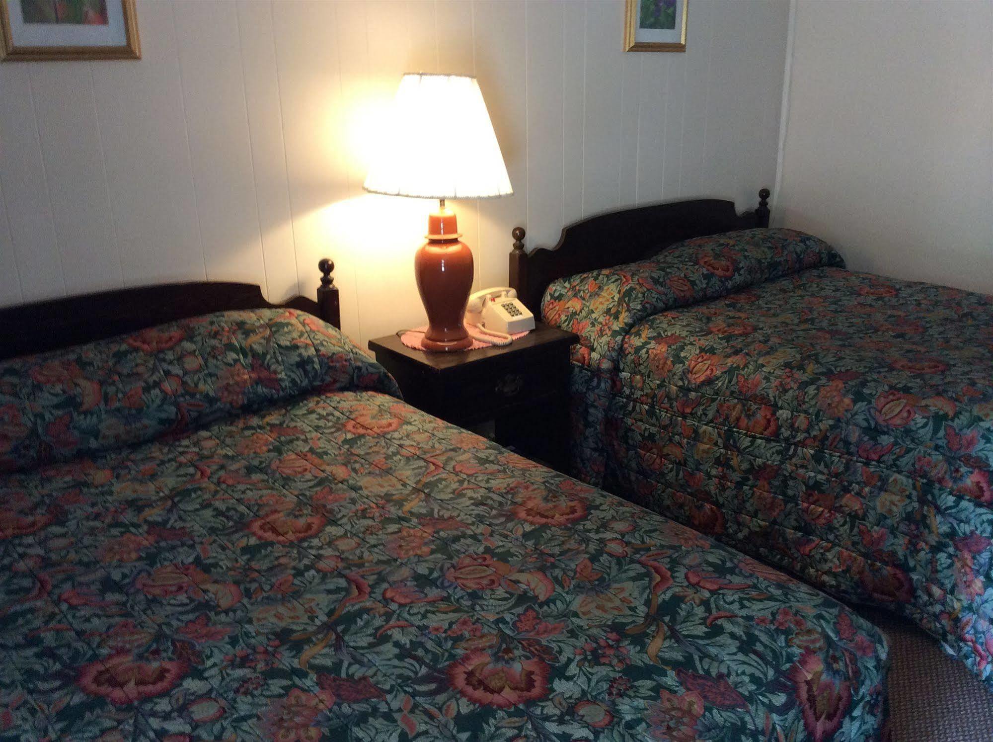 Holiday House Motel Penticton Dış mekan fotoğraf