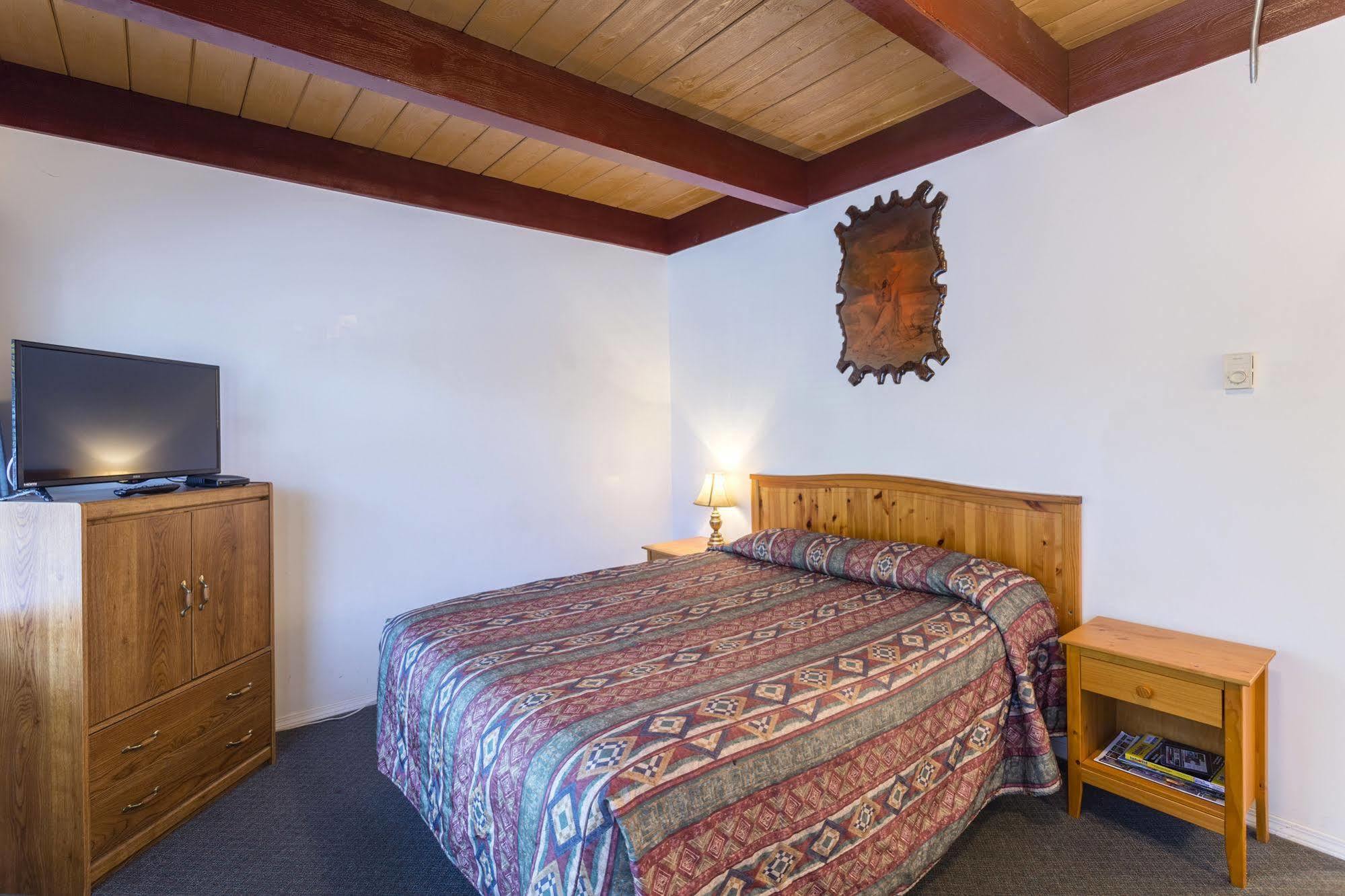 Holiday House Motel Penticton Dış mekan fotoğraf