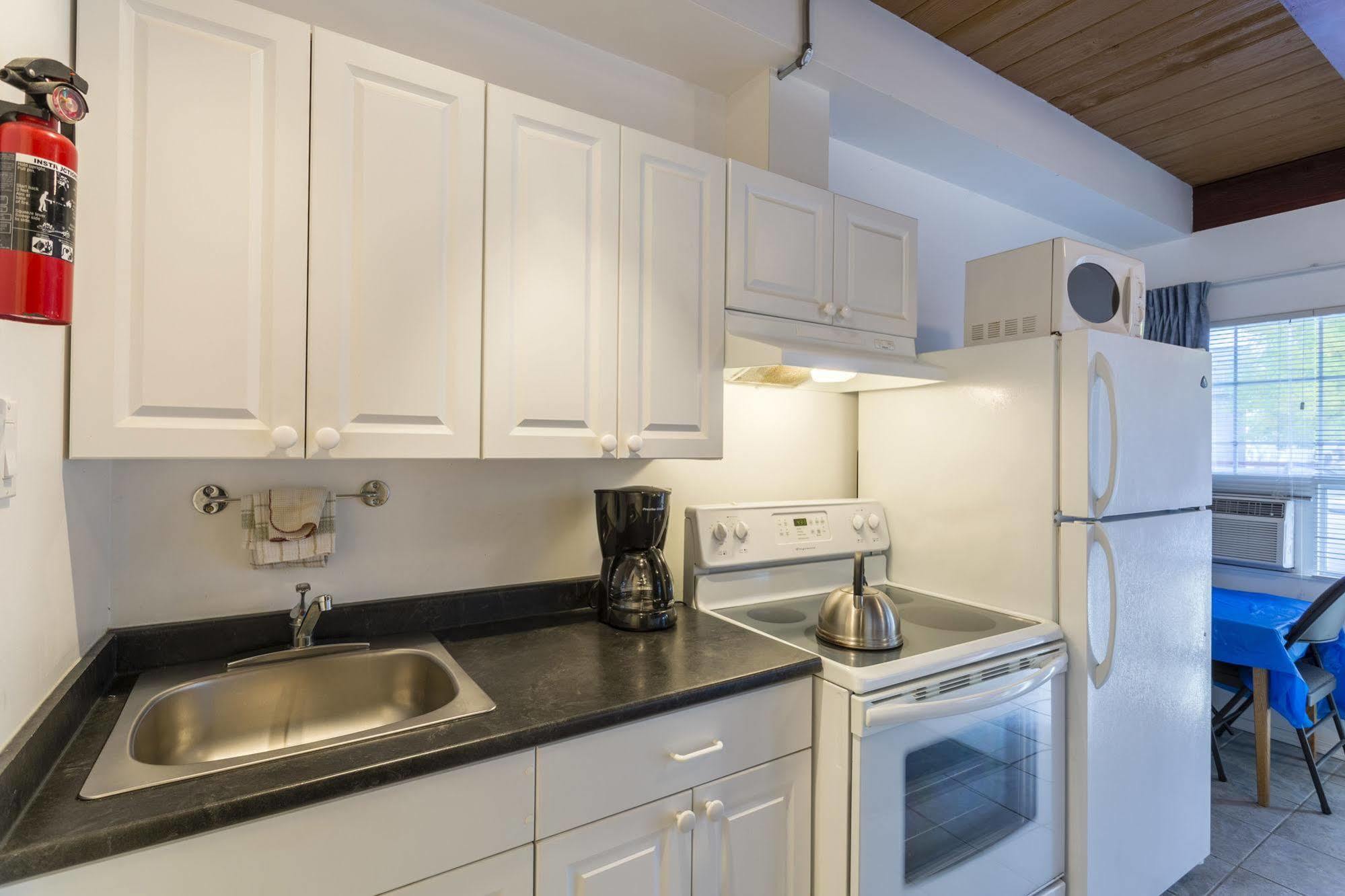 Holiday House Motel Penticton Dış mekan fotoğraf